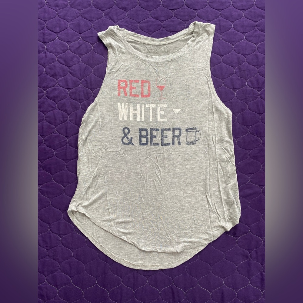 🌟❣️4/$10❣️🌟Small Grayson Threads - gray tank “Red, white, & Beer”